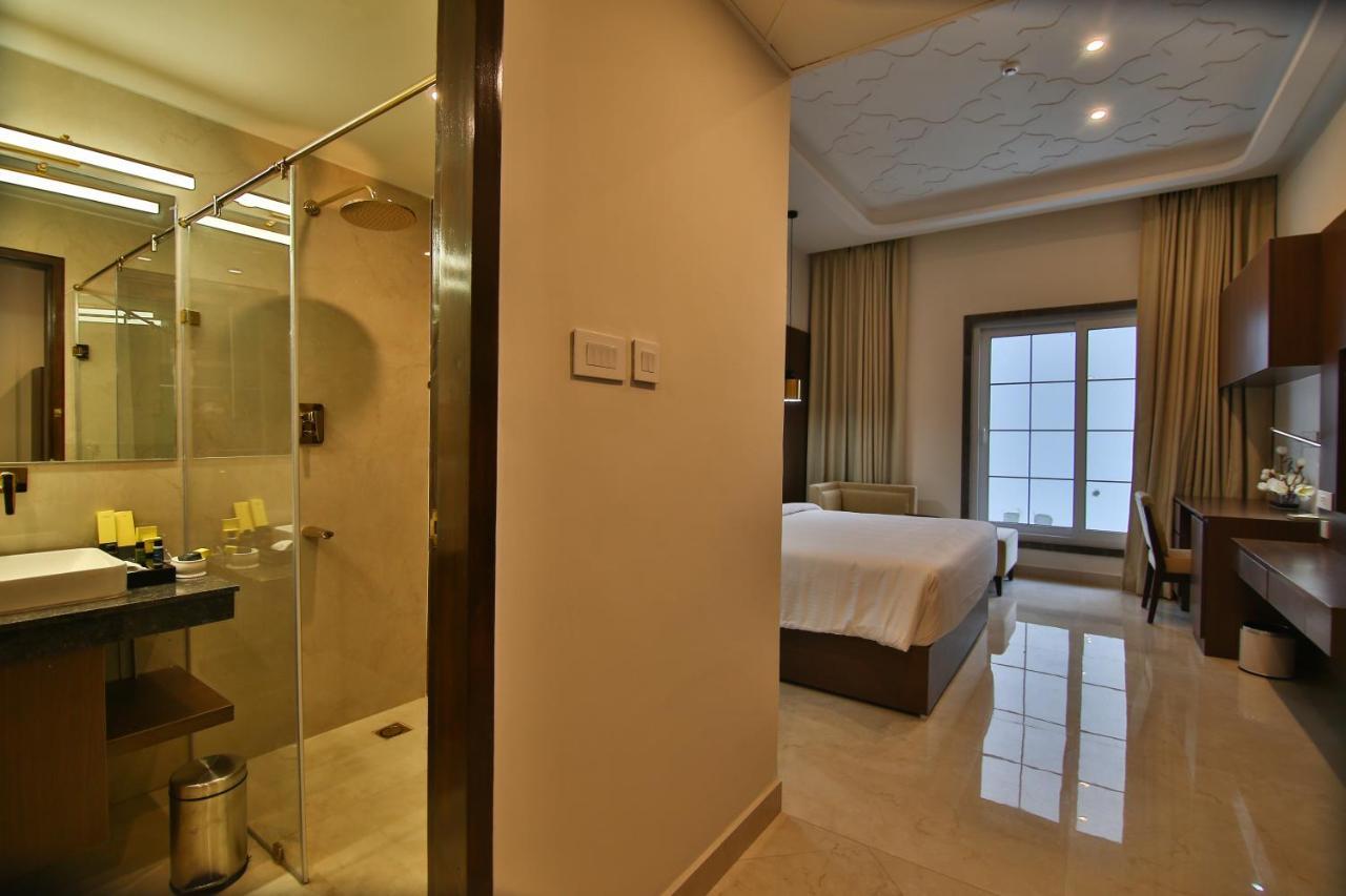 Accord Chrome Hotel Chennai Eksteriør billede