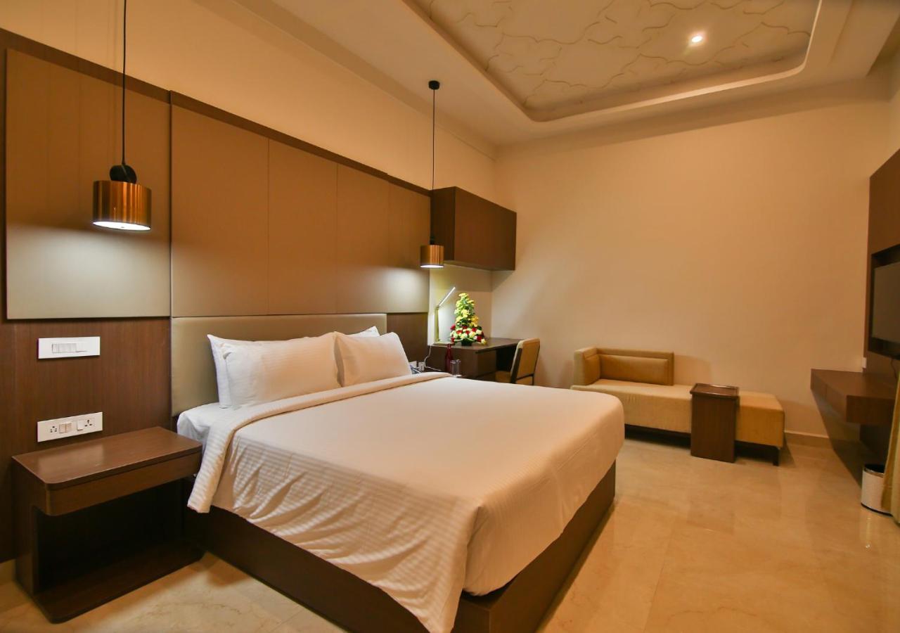 Accord Chrome Hotel Chennai Eksteriør billede
