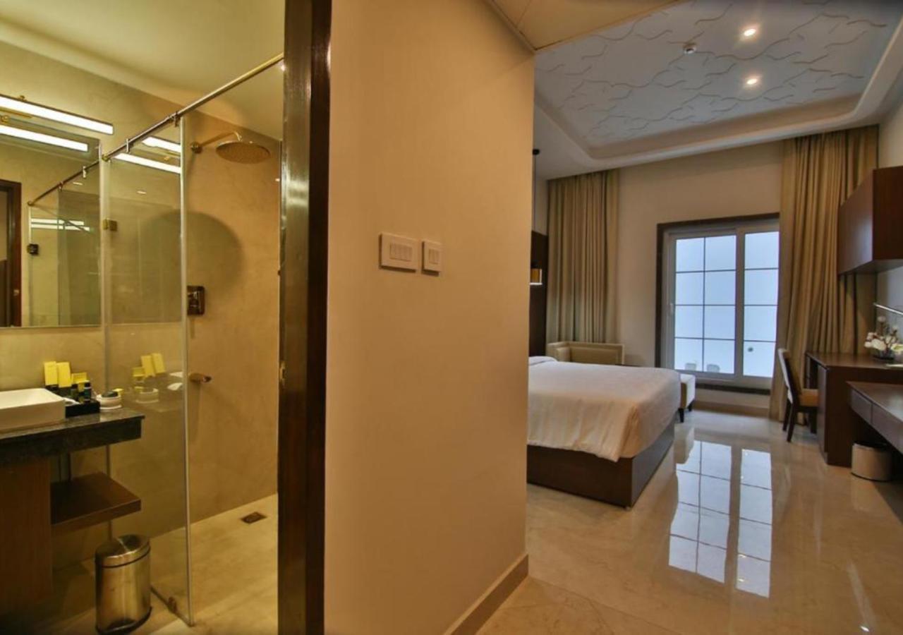 Accord Chrome Hotel Chennai Eksteriør billede